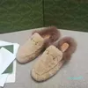 2023-أحدث نمط مدرج من 23 Slippers Plush Slippers Tuscany Tuscany صوف حمل عالي الجودة دافئ ومريح