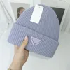 Designer balde chapéu prad luxo beanies inverno feijão homens mulheres caem de lã boné carta jacquard unisex quente design de moda chapéus de malha