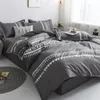 Conjuntos de cama Listras Cinzentas Conjunto Nórdico Duplo Twin Colcha Capa de Edredão Decoração de Casa Cama Roupa de Cama Adulto 4 PCS 231011