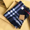 Stylish Women Cashmere Scarves Classic Plaid Designer Scarvf Men Soft Luxury Autumn and Winter Long Scarvf Håll varma semestergåvor måste ha 9 stilar