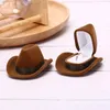 Pudełka biżuterii 1PCS Kreatywny kowbojowy kapelusz Pierścienie Połączenie aksamitnych wyświetlaczy Pakowanie do przechowywania 231011