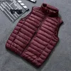 Gilets pour hommes 2023 Hommes Printemps Automne Down Vest Vestes Légères Packable Puffer Manteaux sans manches 231011