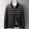 Herren Daunenparkas Hochwertige Herbst-Daunenjacke für Herren, kurzer, warmer, dünner Daunenmantel J231010