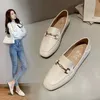 Klädskor mode för kvinnor loafers dam slipon mjuk läder original design koreanska kvinnliga lägenheter som driver kvinnor mockasins 23101010