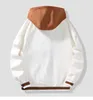 Herrjackor American Hiphop Baseball Suit Fake Two-Piece Fashion Versatile Hooded Sweatshirt samma sammet termisk kappa för män och kvinnor 231011