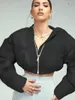 Płaszcze damskie okopy 2023 Zimowa czarna bawełna kobieta z kapturem z kapturem zamek błyskawiczny przycięte topy wierzchowe ciepłe parkas na pikowane kurtki streetwear