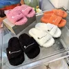 Slides de luxo Designer Paris Homens Mulheres Chinelos Senhoras Lã Inverno Fur Ffy Furry Letras Quentes Sandálias Confortáveis ​​Fuzzy Girl Flip Far4i #