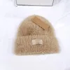 Nuovo cappello invernale lavorato a maglia twist per donna pompon in pelliccia berretto in peluche spesso berretto tinta unita donna caldo sci neve Skullies berretti