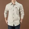 Pure Cotton Casual Shirt Mężczyzny Ogólność luźna ładunek z długim rękawem S Męska odzież Wysokiej jakości stałe narzędzia 6xl AF1388 220402273O