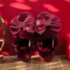 Chinelos de alta qualidade noiva noivo festa de casamento chinelos cetim com arco amantes solteiro noite presentes para mulheres sandália zapatos de mujer x1011