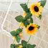 Dekorativa blommor konstgjorda solros Garland Fake Silk Flower Vine Rattan Green Leaves Fabric Floral Head For Wedding Table Home Party