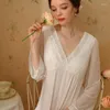 Vêtements de nuit pour femmes Fée Femmes Col V Nuisette Romantique Princesse Vêtements De Nuit Douce Dentelle Longue Robe De Nuit Vintage Modal Solide Couleur Chemise De Nuit