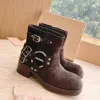 Botas de desenhista Mulher Ankle Booties Classic Harness Cinto Fivelado Couro Biker Joelho Bota Chunky Heel Zip Knight Botas Moda Square Toe