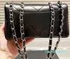 Kvinnor Luxury Bag Chain Strap Crossbody Head Layer Läder ryggsäck En axel liten fyrkantig toppkvalitet och beskriver silver