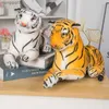 Décorations de Noël 25-120CM Jouets de tigre géant de haute qualité Jouets d'animaux en peluche réalistes Jouets pour enfants Enfants Enfants Cadeau de Noël