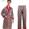 Pigiama da uomo Accappatoio Pantaloni Pigiama Set 7XL Due pezzi Accappatoio da uomo Pantaloncini Completo da notte In seta per uomo Kimono Home Morbido e accogliente Abito da bagno a maniche lungheL231011