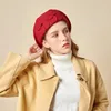 Berretti Autunno e inverno da donna in lana a cupola alla moda piccolo cappello a cilindro stile europeo americano fiore berretto da assistente di volo