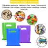 Present Wrap 10/20st Multicolor Plastic Påsar med handtag för Business Retail Birthday Party Favors Diy Packaging Candy Goodie