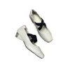 Модельные туфли VII 2023, бренд R, корейская версия, кожаные туфли с квадратной головкой в стиле ретро, элегантные женские туфли на каблуке Мэри Джейн