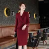 Pantaloni a due pezzi da donna IZICFLY Autunno Primavera Stile Rosso e Blazer per le donne Abito elegante ed elegante Abbigliamento da lavoro da ufficio per donna