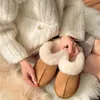 All-Match-Woll-Slipper Damen-Oberbekleidung Pelz Integrierte geschlossene Zehen-Schneestiefel Winter Neue Slip-on-Thermo-Baumwoll-Hausschuhe