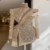 Abiti da sera champagne Paillettes di lusso Perline Collo alto Maniche lunghe Abito da ballo Abiti da festa formali Custom Made Lunghezza al ginocchio Abito da sposa 238U