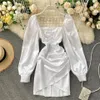 Robe blanche rétro à col carré pour femmes, plis et taille amincissante, Section courte en Satin, automne 210514295S