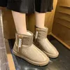 Bottes Hiver 2023 femmes nouvelle mode haut imperméable à l'eau Plus velours chaud bottes de neige femme plate-forme antidérapante en peluche décontracté coton chaussures Q231012