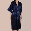 Herrrockar sexig svart man silke kimono yukata badklänning kinesisk stil unisex lång mantel sommar avslappnad sömnkläder s m l xl xxl xxxl 231011