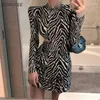 Casual Dresses Women Design Sexig trendig all-match europeisk stil enkel zebra ränder nattklubb höst bekväm veckad fritid