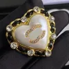 Brooches Pins Designer for Women Brand Letter 18K Gold Plated Silver Plated Copper Inlay Crystal Pearl Jewelry Brooch Pin Men Marry Wedding Party Cloth