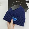 Stilista da uomo berretto casquette cappello invernale da donna berretti da esterno cofano uomo testa cashmere caldo berretto con teschio lavorato a maglia classico retrò camionista montato