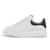 McQueen Alexander. mc queen  Mcqueen Alexander Mqueen. uomo donna scarpe Suede Nero Bianco Pelle Riflettente designer uomo donna sneakers outdoor