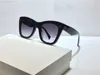 Okulary przeciwsłoneczne projektant okularów przeciwsłonecznych dla kobiet 4004in Summer Elegancki styl UV Protected Shield Lens 4S004 Cat Eye Oko Oko Oko Oko Oko Oko Modnym stylem Full Rame Modna moda