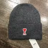 Cappello caldo di lusso in cashmere ami per donna firmato Beanie Cap Cappello freddo lavorato a maglia con etichetta da sci all'aperto da uomo
