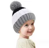 Новая детская шапка-бини с помпонами, зимняя теплая вязаная шапка для малышей, разноцветная вязаная шапка из шерстяной пряжи с напуском для малышей, шапка-бини