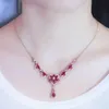 Pendanthalsband 585 Purple Gold Inlaid Ruby Elegant Flower Necklace 14K Rose Crystal Luxury Romantic Dinner Wedding Jewelry 231011