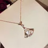 Mode Luxe Vrouwen Gouden Ketting Klassieke Veelzijdige Fan Stijl Emaille met Diamant Ingelegde Ketting Ontwerp Charmante Elegante Ontwerper Edele Vitale Dame Sieraden hanger