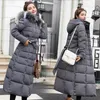 女性のダウンパーカス冬の衣装キルティングジャケット2023ファッションティックウォームロングコートパーカフード付き雪の雪のアウトウェア231011