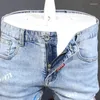 Erkekler kot caddesi moda erkekler retro açık mavi sıska fit baskılı punk pantolonlar boyalı tasarımcı hip hop denim pantolon hombre