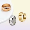 Europa Amerika Mode-stijl Ringen Heren Dames Dames Titanium staal Gegraveerde volledige V-letter 18K vergulde schuine rand Liefhebbersring 3 C5759745