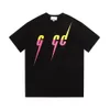 Erkek Tasarımcı T-Shirt Lüks Marka Tişörtleri Bıçak Baskı Erkekleri Kısa Kollu Tees Yaz Gömlekleri Hip Hop Sokak Giyim Üstleri Şort Giysileri