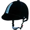 Ridningshjälmar Equestrian Helmet Unisex Classic Velvet Horite Riding Hjälm Hästutrustning Cykel Hjälmskydd Cap Size Justerbar 231011