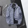 Diseñador Chaqueta para hombre Chándales Chaqueta de ocio a prueba de viento Cazadora piloto Chaqueta clásica Carta de moda Béisbol Nuevo estilo Sudadera Cremallera Abrigo con capucha