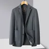 Abiti da uomo Tuta protettiva solare in seta di ghiaccio di alta qualità Estate Stile sottile Tendenza Slim Fit Traspirante Non stirabile Antirughe Cappotto singolo ovest