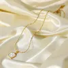 Hangerkettingen ALLME Trendy witte schelp vierkante ketting voor dames Dames Goudkleur Roestvrij staal Eenvoudige accessoires