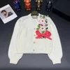 Damesgebreide T-shirts Designer Flower Gebreid vest met V-hals, driedimensionaal cameliabloem klein jasje, korte top in celebrity-stijl, nieuw voor herfst winter 2023 Q9XR