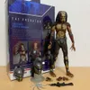 Костюмы талисмана Neca the Predator Lab Escape Fugitive Predator Фигурка со светодиодной подсветкой Маска Ultimate Фигурка Модель Игрушки Декор стола