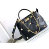 Diamond Purse V Crystal Wallet Leather Purse Designer Bag Valen Bags Bag Inlaid Crystal Chain Handbag MALTETISK MAGNETISK BUCKLE SKULDBAG CROSSBODY Bag High Qua Z 1UM1