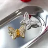 Brooches 2023 Cute Butterfly Brooch White Yellow Crystal Rhinestone Pins Wedding Bridal Bouquet Zircon Broaches Insect Scarf Pin